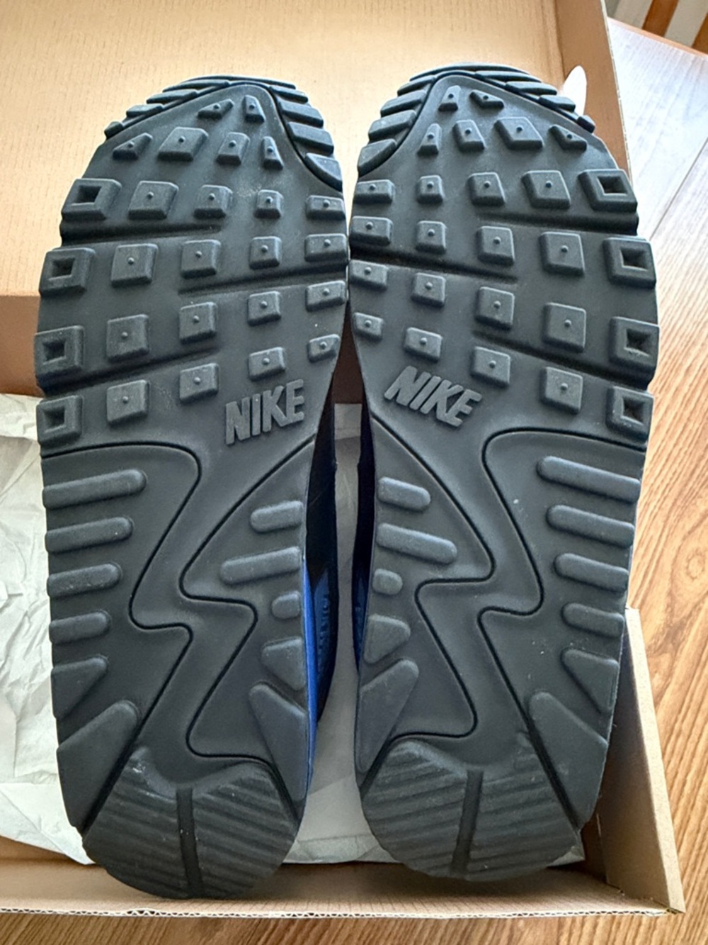 Vintage Nike Air Max 90 Sneakers - Picture 3 of 9